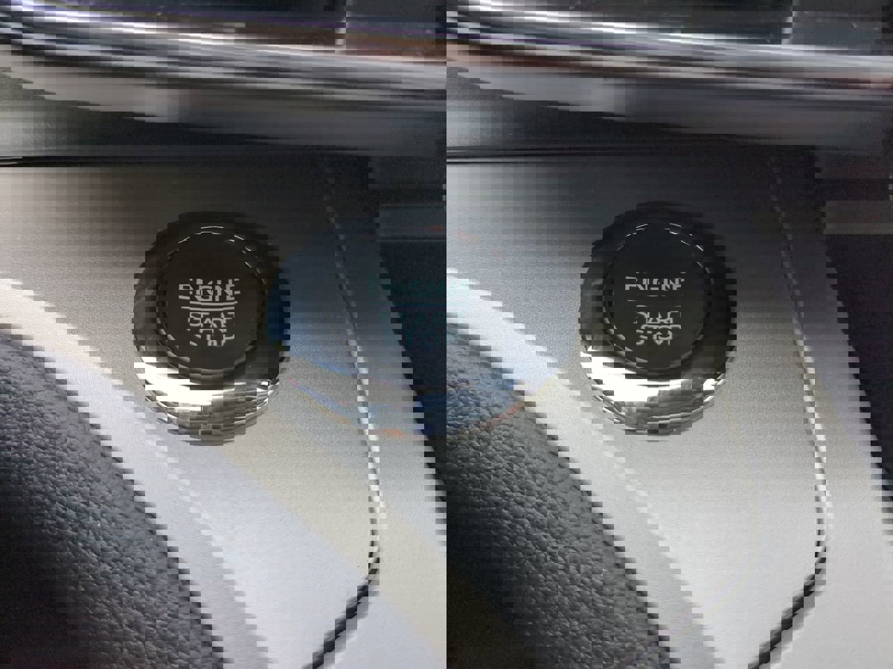 Certified 2022 Ford Explorer XLT w/ Equipment Group 202A image 26