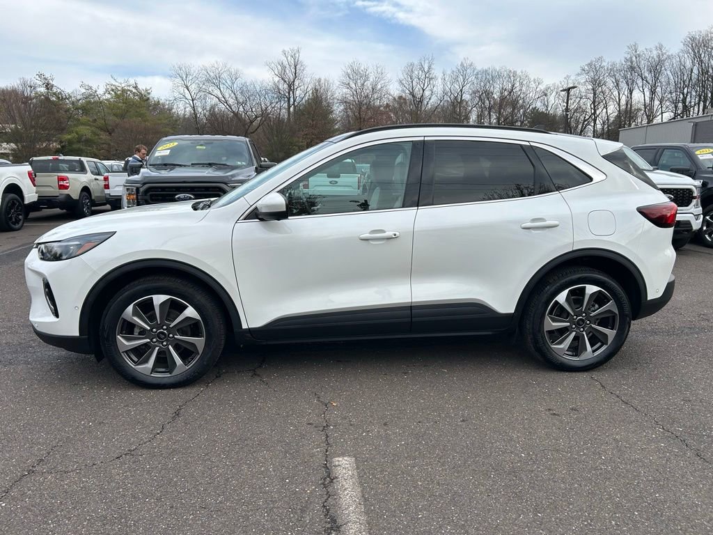 Certified 2023 Ford Escape Platinum w/ Premium Technology Package image 5
