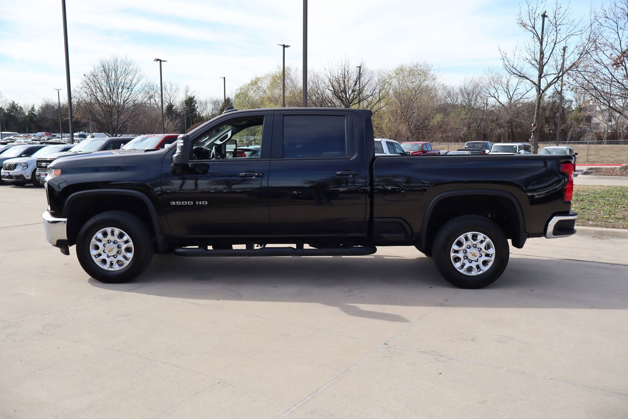 Used 2023 Chevrolet Silverado 3500 LT w/ Convenience Package image 2