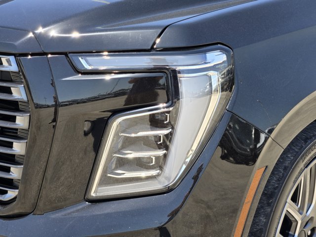 Used 2025 GMC Yukon Denali Ultimate AWD/4WD image 8