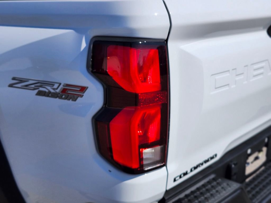 Used 2025 Chevrolet Colorado ZR2 w/ ZR2 Bison Edition AWD/4WD image 9
