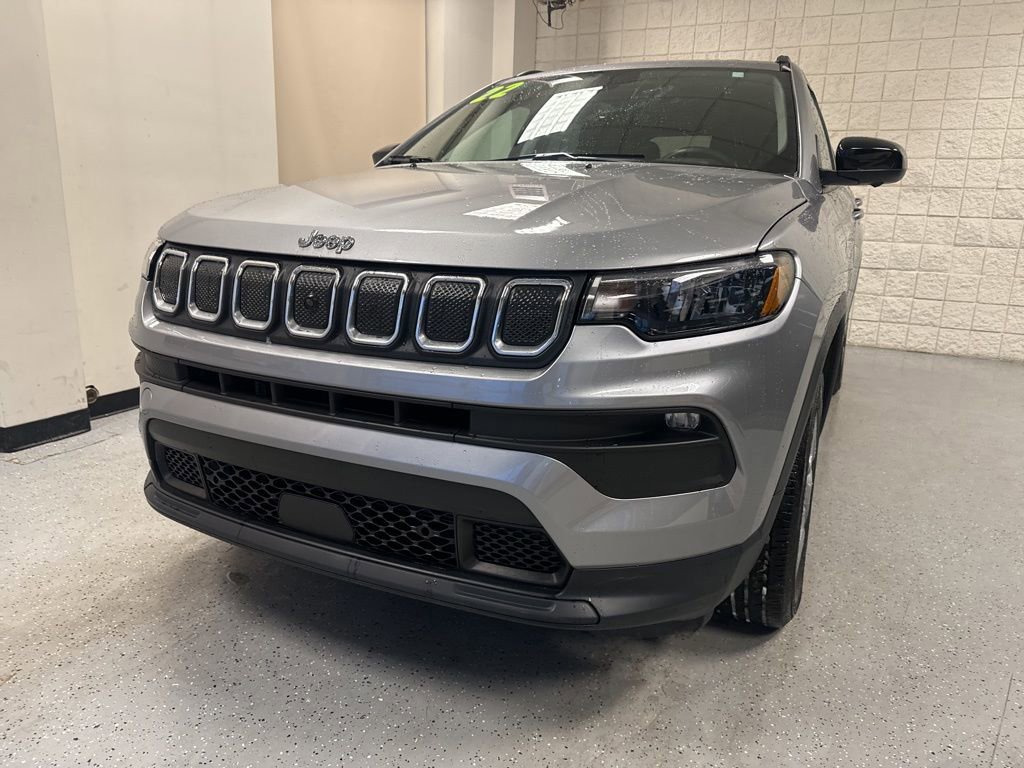 Used 2022 Jeep Compass Latitude image 13