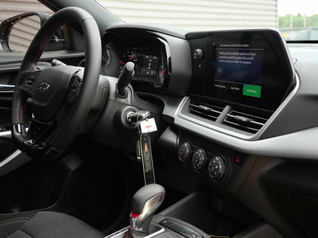 Used 2024 Chevrolet Trax RS w/ Driver Confidence Package FWD image 19