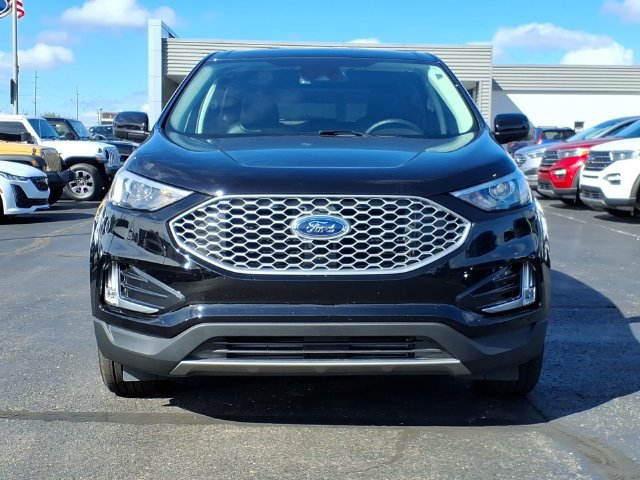 Certified 2023 Ford Edge SEL w/ Convenience Package AWD/4WD image 2