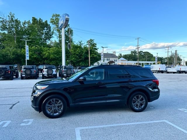 Certified 2023 Ford Explorer XLT w/ Equipment Group 202A AWD/4WD image 9