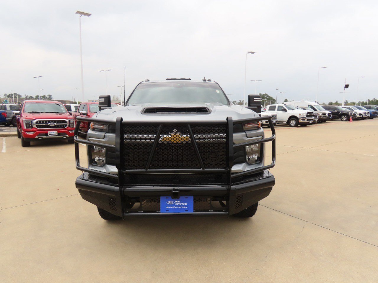 Used 2024 Chevrolet Silverado 2500 Custom w/ Custom Value Package image 8