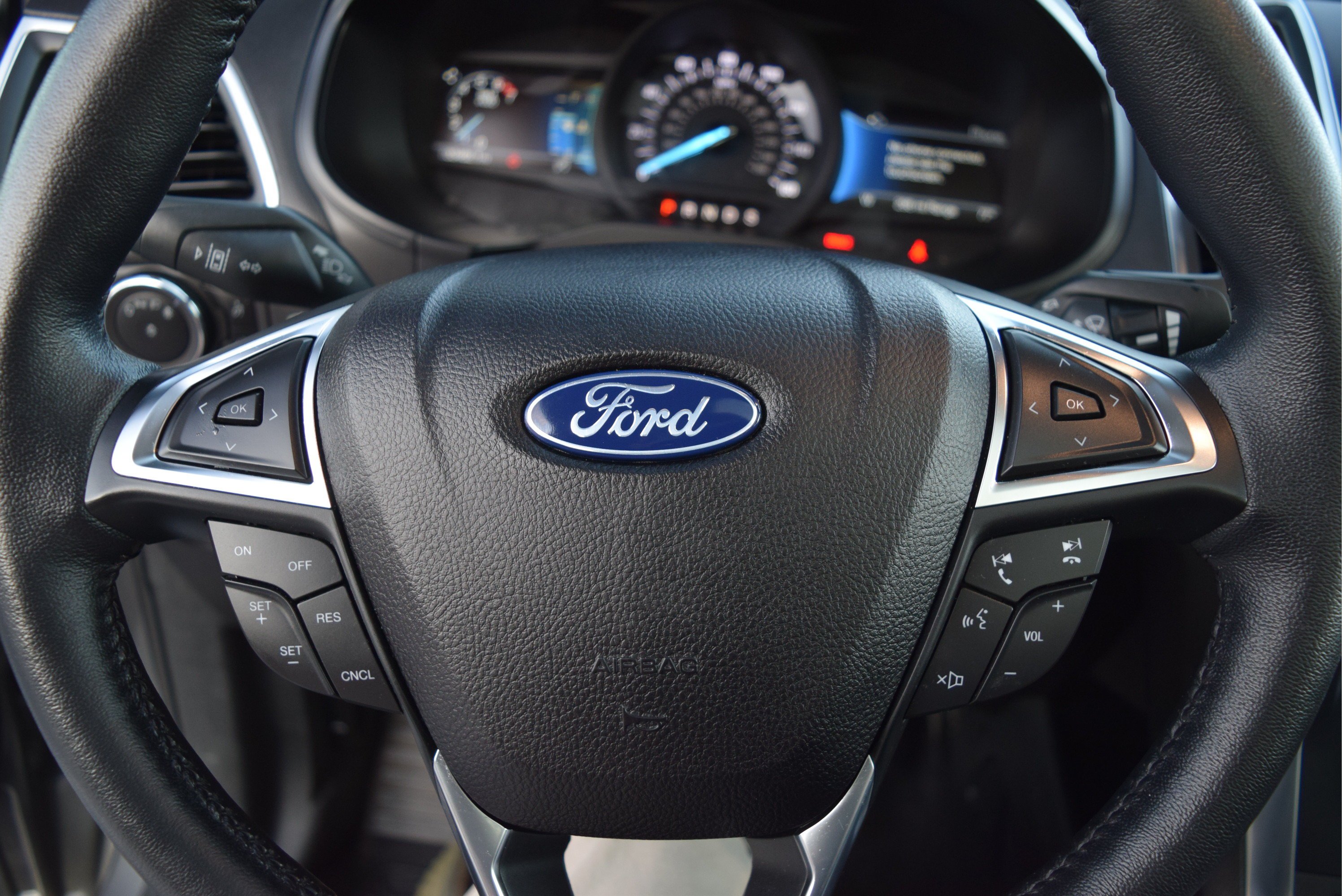 Certified 2023 Ford Edge Titanium AWD/4WD image 12