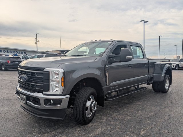 Certified 2025 Ford F350 XL w/ XL Driver Assist Package AWD/4WD image 4