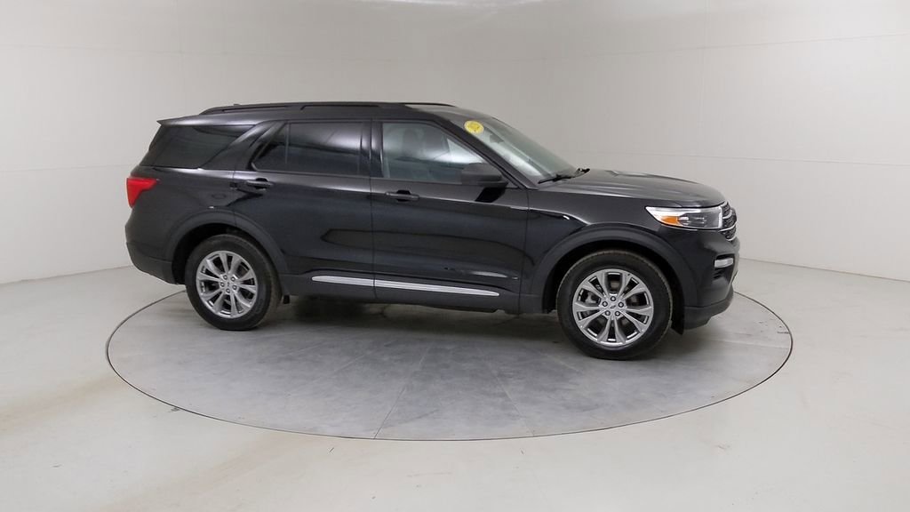 Certified 2023 Ford Explorer XLT w/ Equipment Group 202A image 13