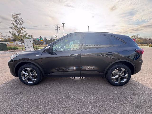 Certified 2025 Ford Escape ST-Line Select AWD/4WD image 8