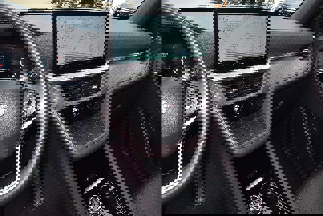 Certified 2025 Ford Explorer Platinum w/ LUX Leather Package image 27