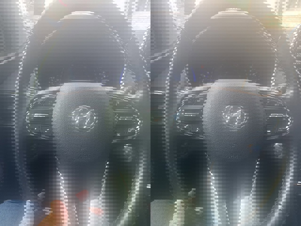 Used 2019 Hyundai Santa Fe AWD image 11