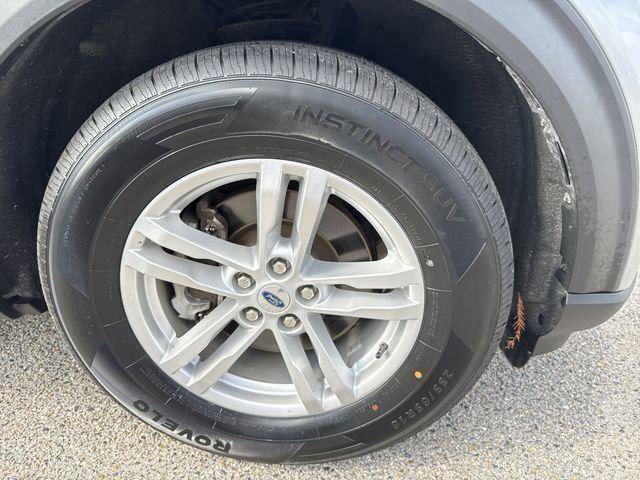 Certified 2022 Ford Explorer XLT w/ Equipment Group 202A image 28