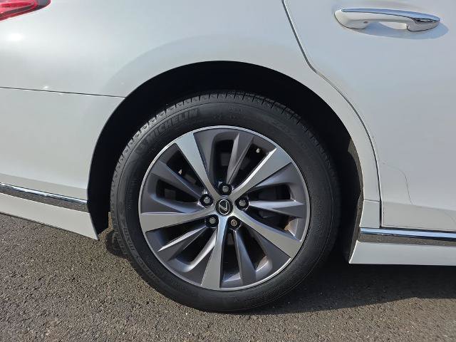 Used 2018 Lexus LS 500 AWD w/ Accessory Package (Z1) image 12