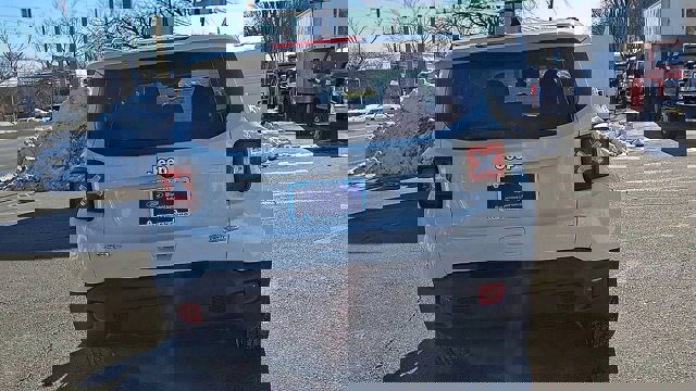 Used 2020 Jeep Renegade Latitude image 7