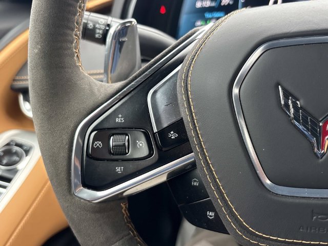Used 2025 Chevrolet Corvette Stingray Premium Conv w/ Z51 Performance Package RWD image 23