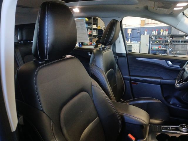 Certified 2022 Ford Escape Titanium w/ Class II Trailer Tow Package image 59