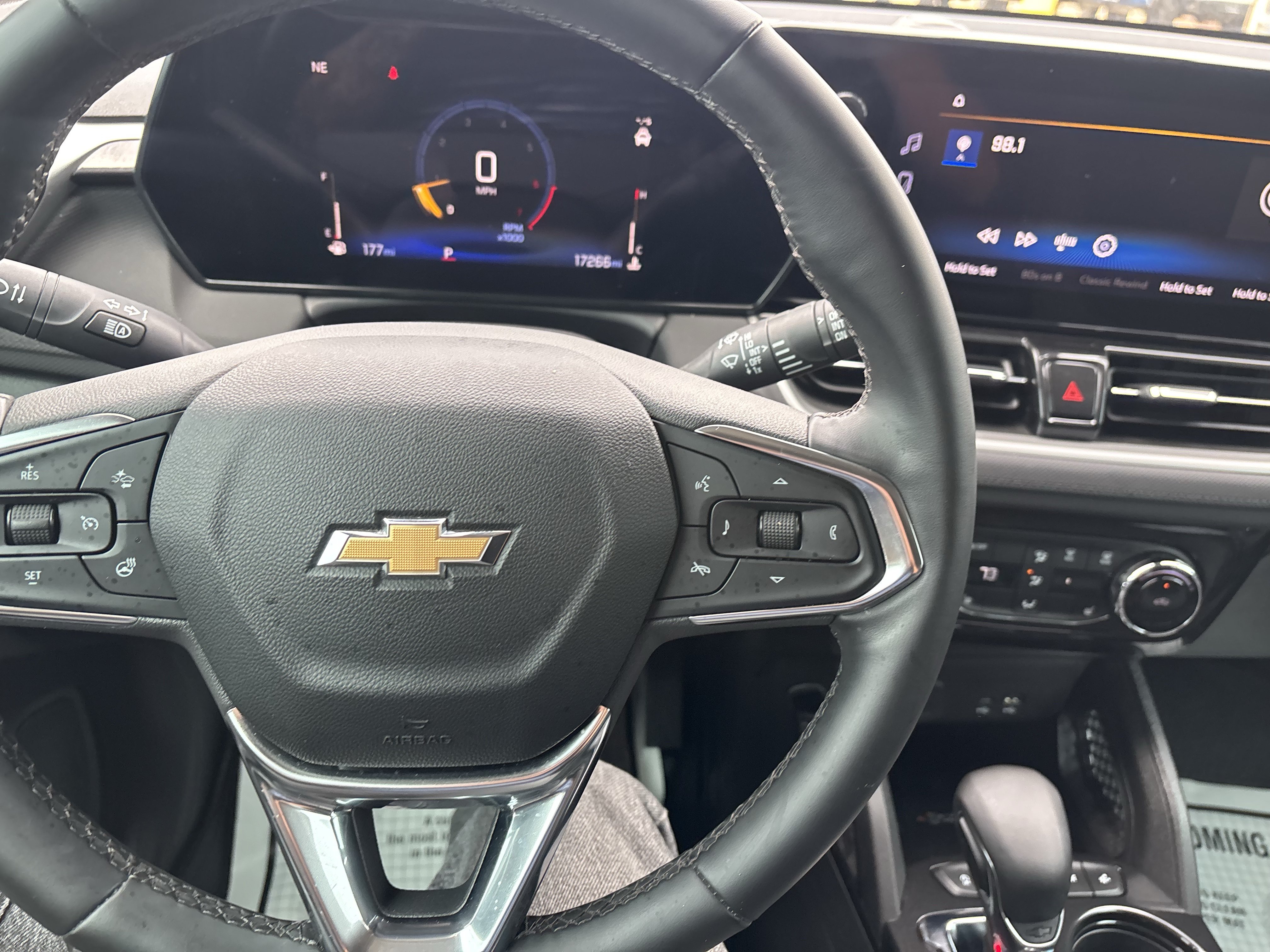 Used 2025 Chevrolet TrailBlazer LT w/ Convenience Package FWD image 28