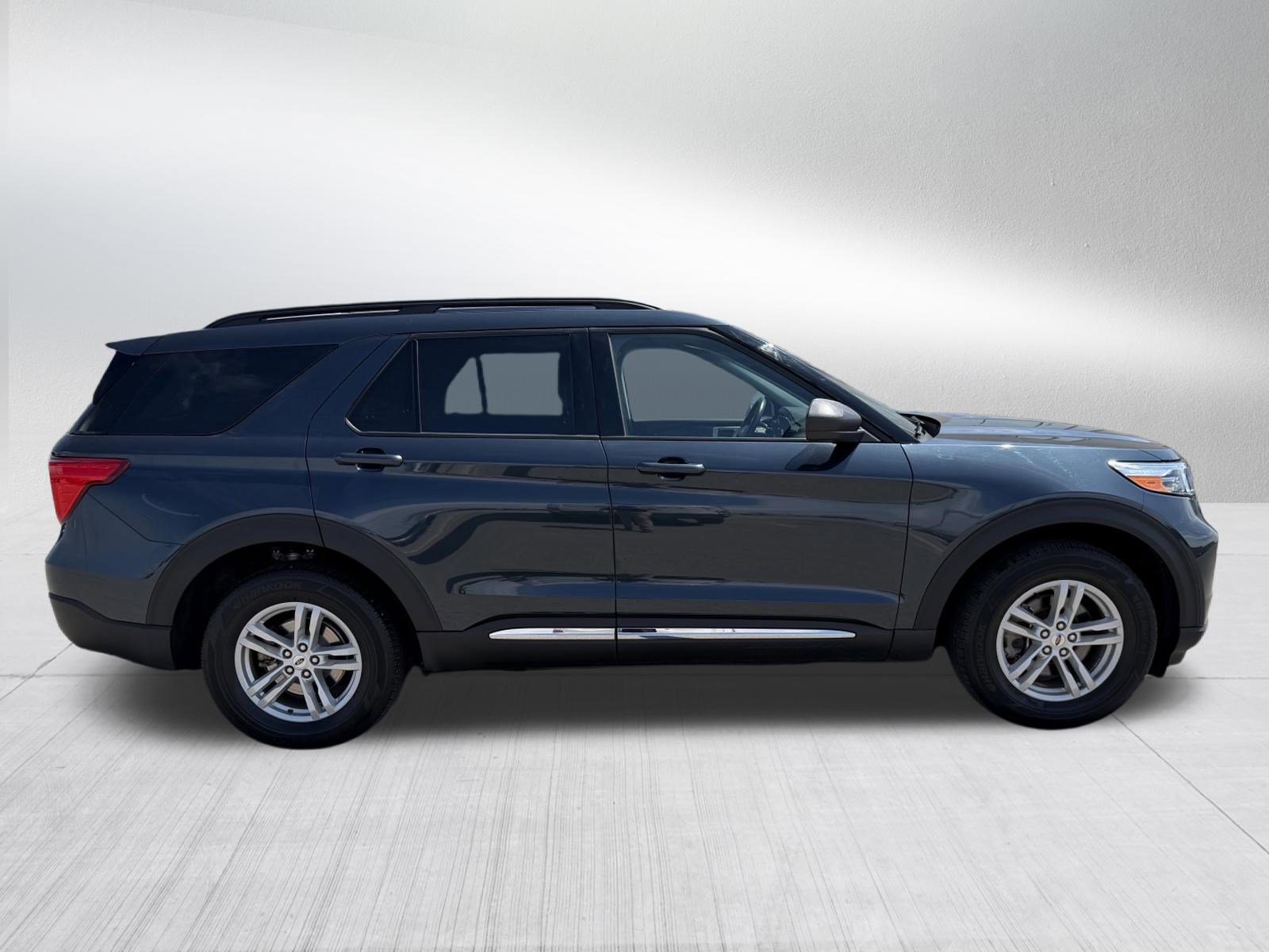 Certified 2023 Ford Explorer XLT w/ Equipment Group 202A AWD/4WD image 8