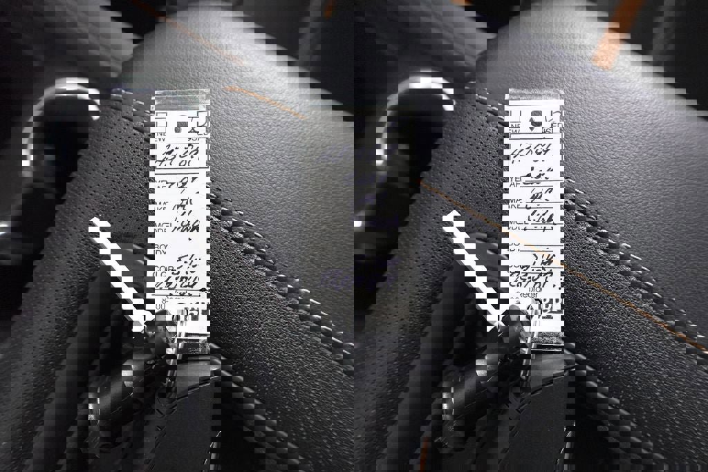 Used 2024 GMC Yukon AT4 w/ Technology Package image 35