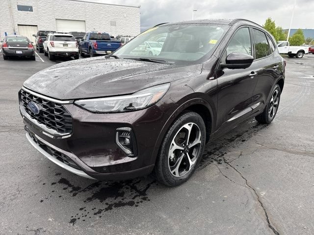 Certified 2023 Ford Escape ST-Line Elite AWD/4WD image 2