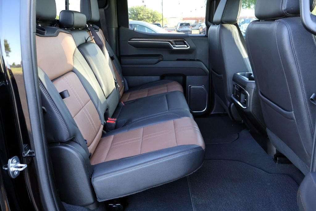 Used 2023 Chevrolet Silverado 1500 High Country w/ Technology Package image 28