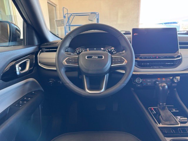 Used 2023 Jeep Compass Limited AWD/4WD image 13