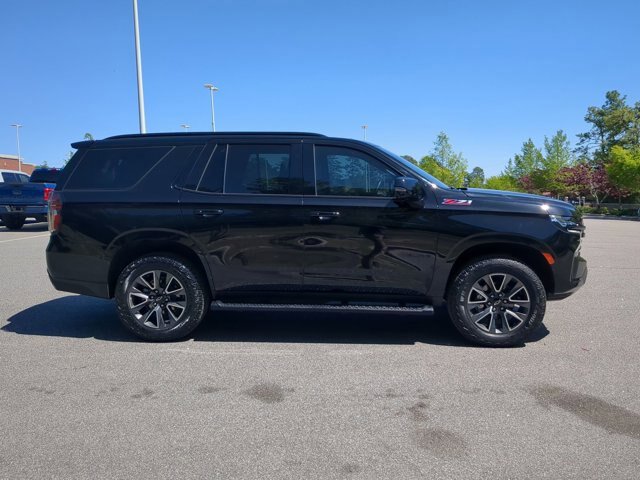 Used 2023 Chevrolet Tahoe Z71 w/ Luxury Package AWD/4WD image 3
