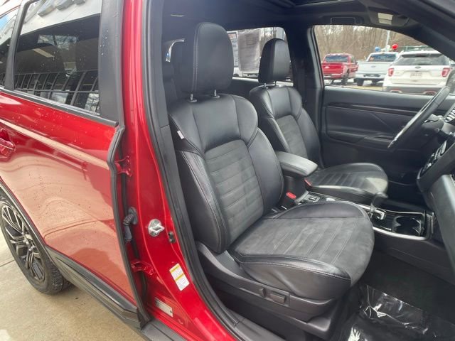 Used 2019 Mitsubishi Outlander LE image 32