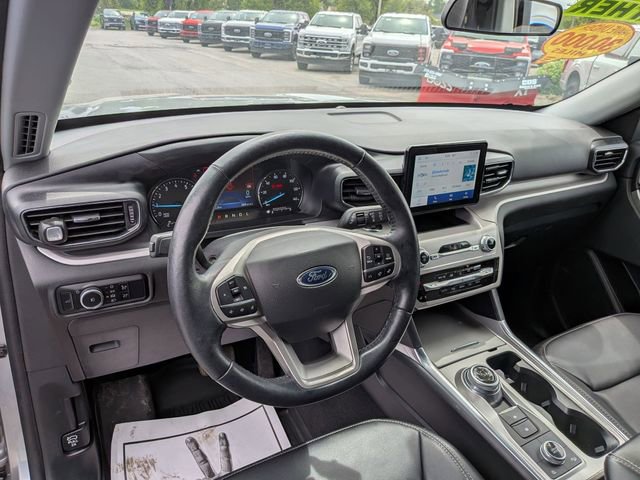 Certified 2023 Ford Explorer XLT w/ Equipment Group 202A AWD/4WD image 7