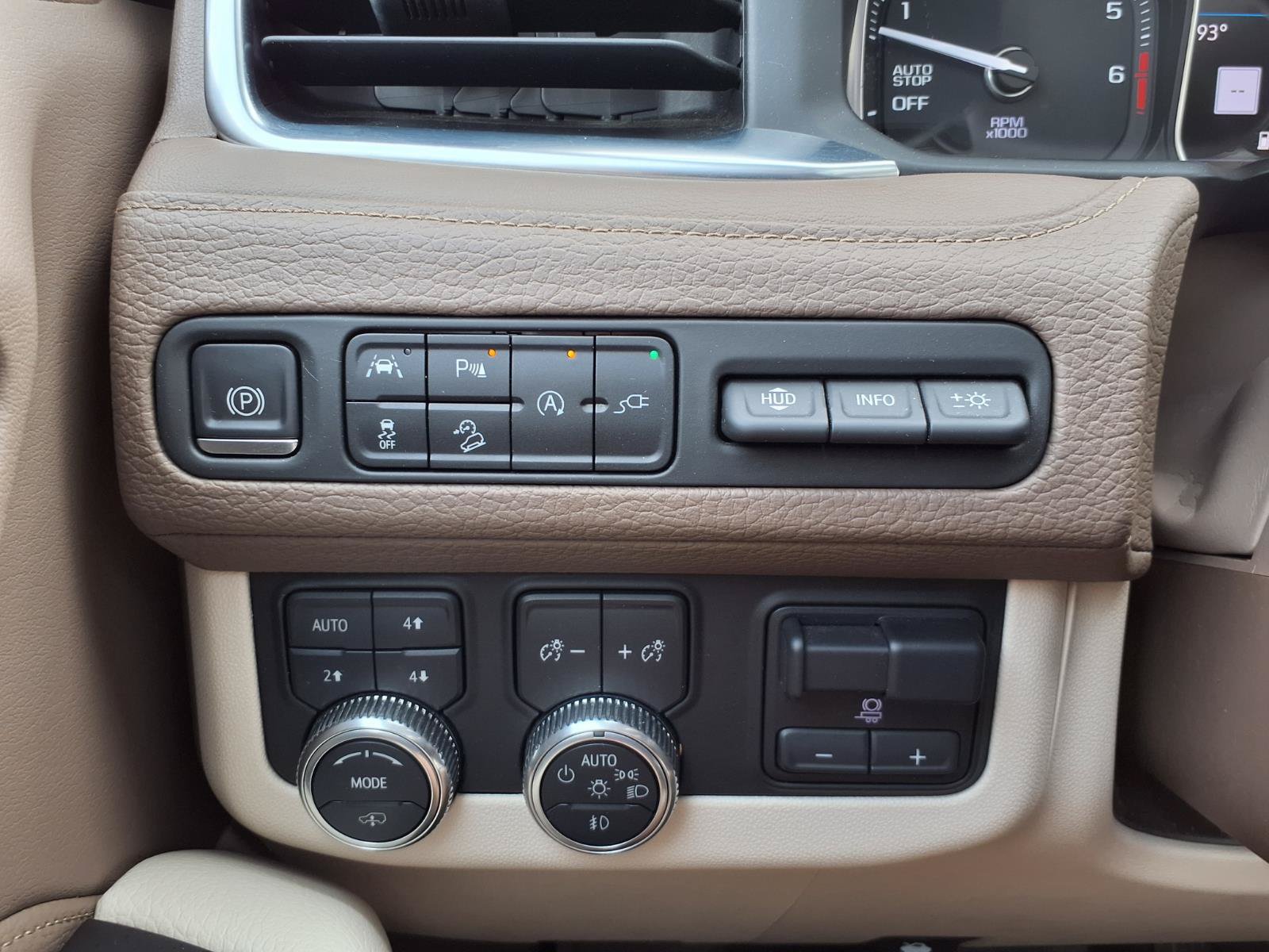 Used 2021 GMC Yukon Denali w/ Denali Ultimate Package AWD/4WD image 17