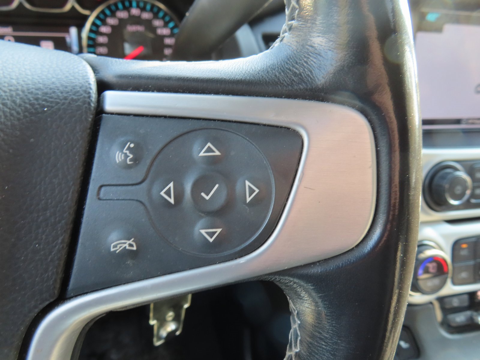 Used 2019 GMC Yukon XL SLT image 20