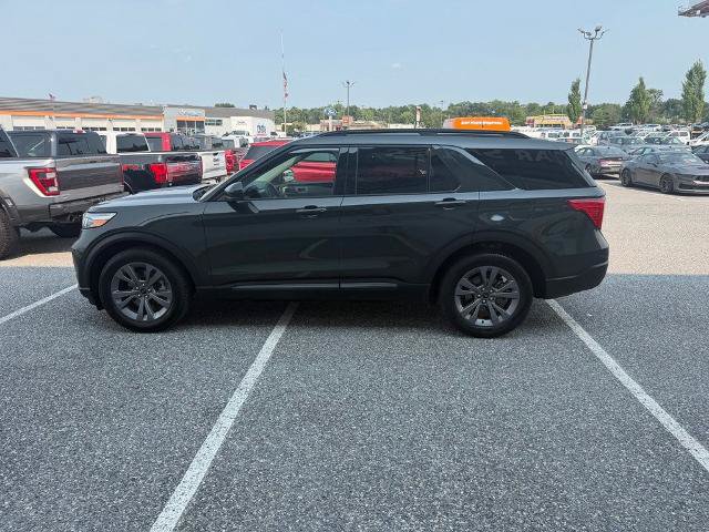 Certified 2022 Ford Explorer XLT w/ Equipment Group 202A AWD/4WD image 5