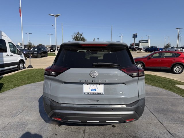 Used 2022 Nissan Rogue SL w/ SL Premium Package image 5