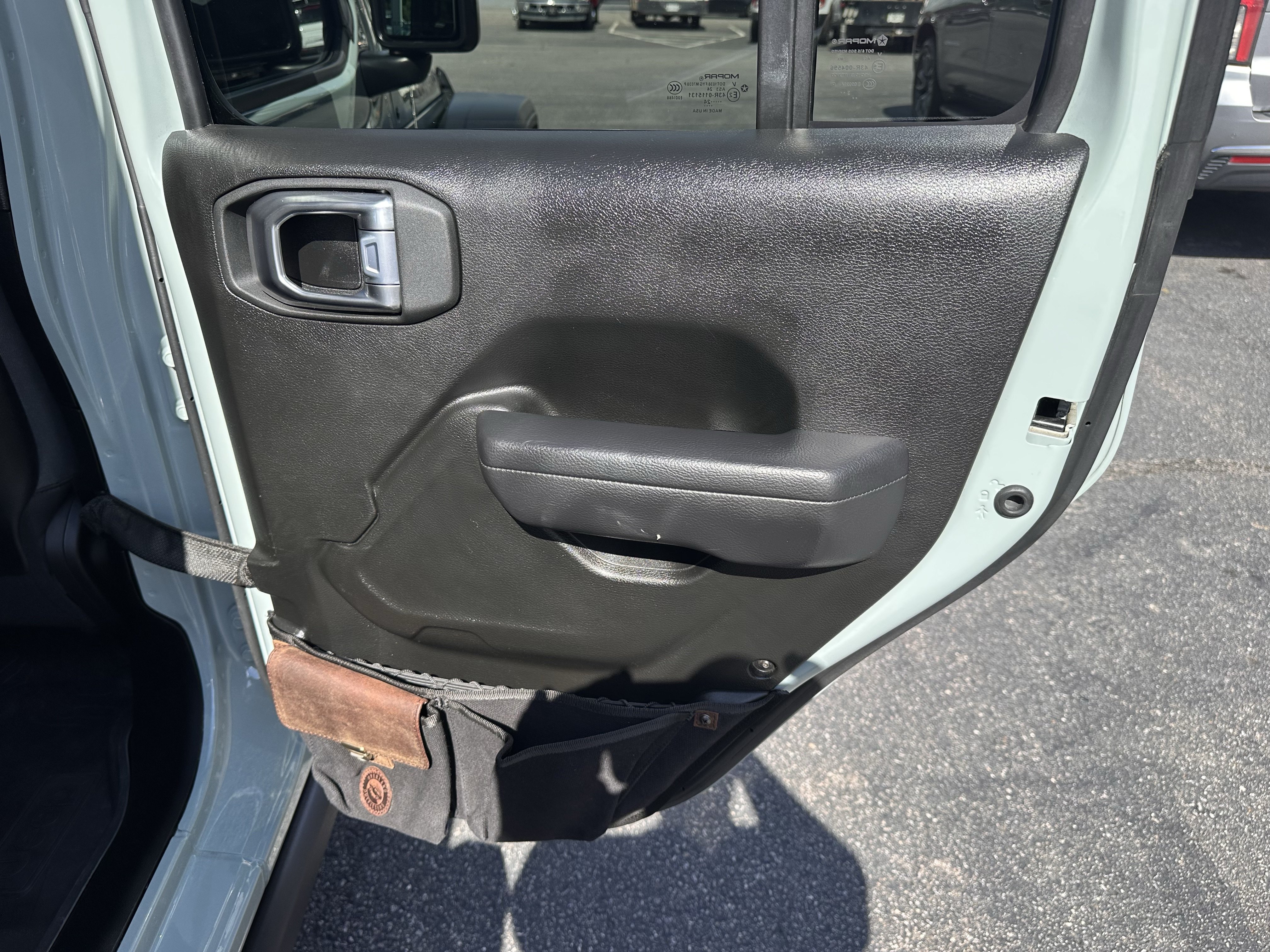 Used 2024 Jeep Wrangler Unlimited Rubicon w/ Convenience Group AWD/4WD image 15