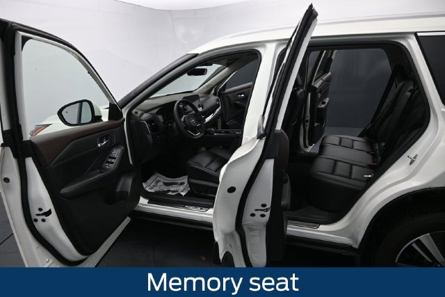 Used 2023 Nissan Rogue SL w/ SL Premium Package AWD/4WD image 17
