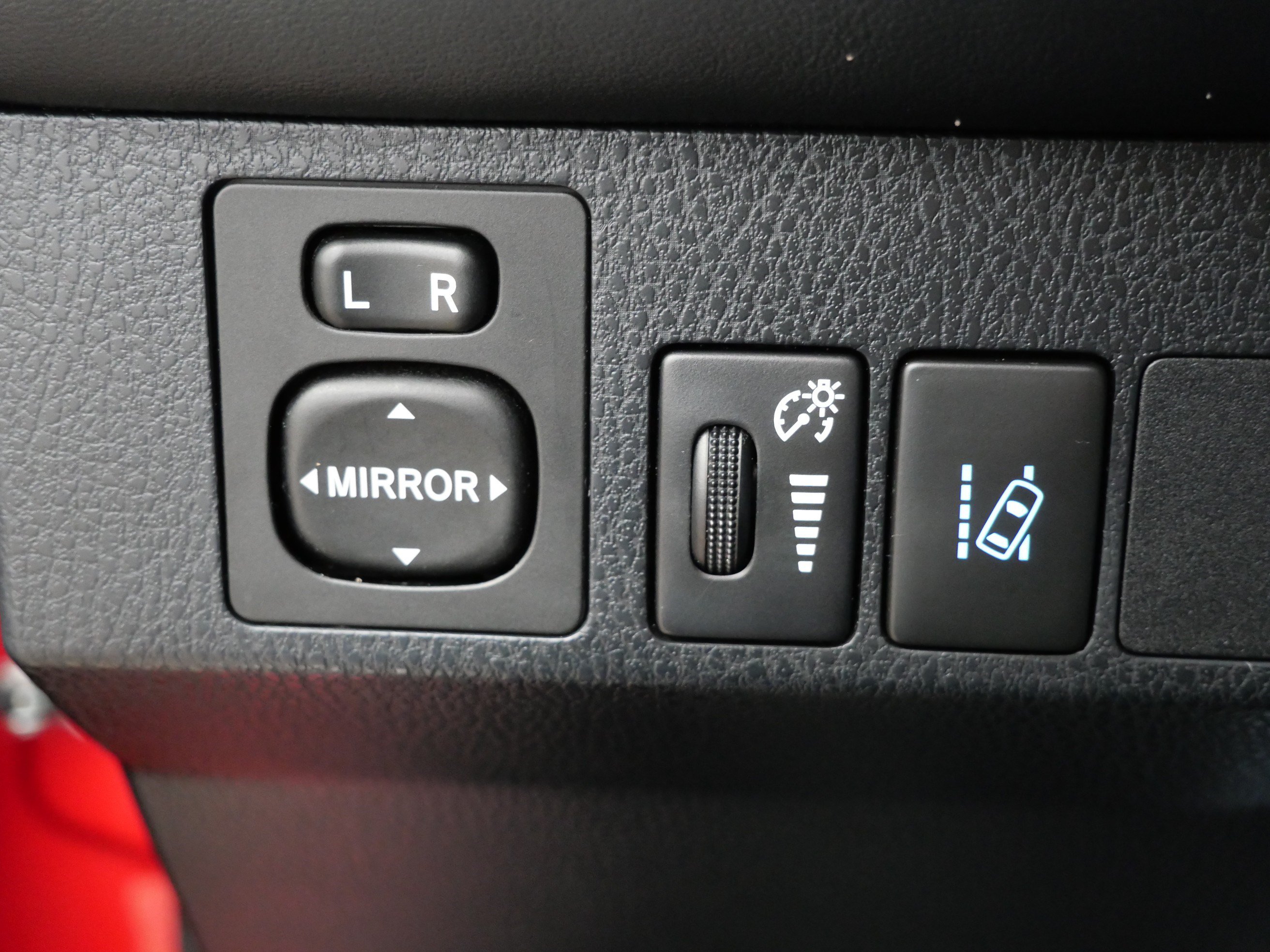 Used 2017 Toyota RAV4 SE w/ Power Special Value Package AWD/4WD image 26