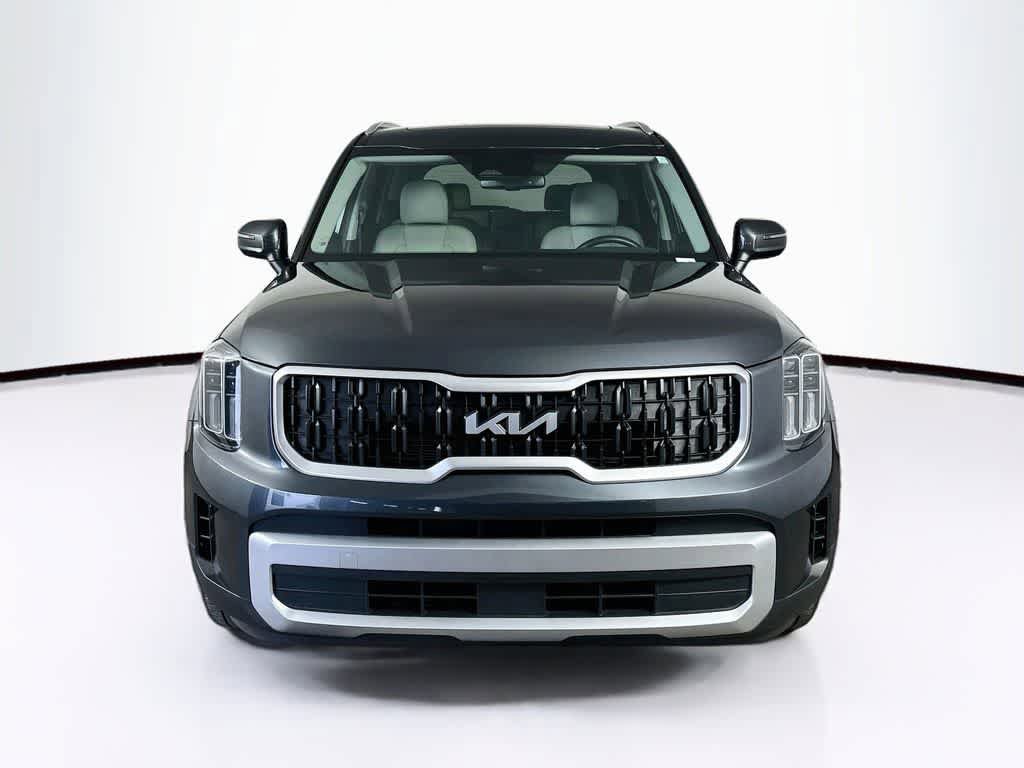 Used 2024 Kia Telluride EX w/ EX Captain's Chair Package FWD image 6