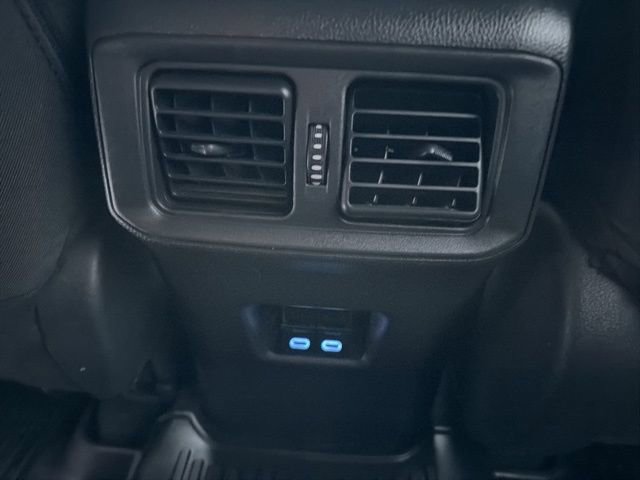 Used 2022 Toyota RAV4 SE image 16