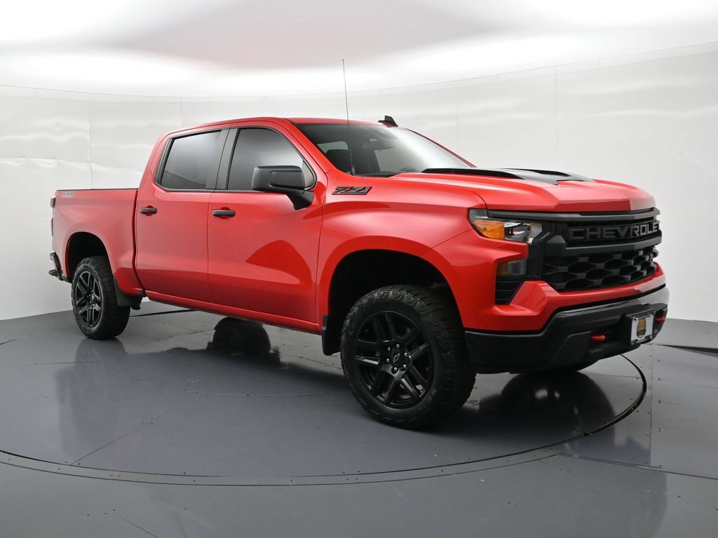 Used 2024 Chevrolet Silverado 1500 Custom Trail Boss w/ LPO, Dark Essentials Package AWD/4WD image 4