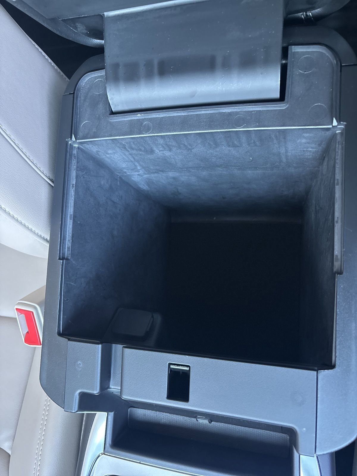 Certified 2023 Ford Explorer XLT w/ Equipment Group 202A image 32