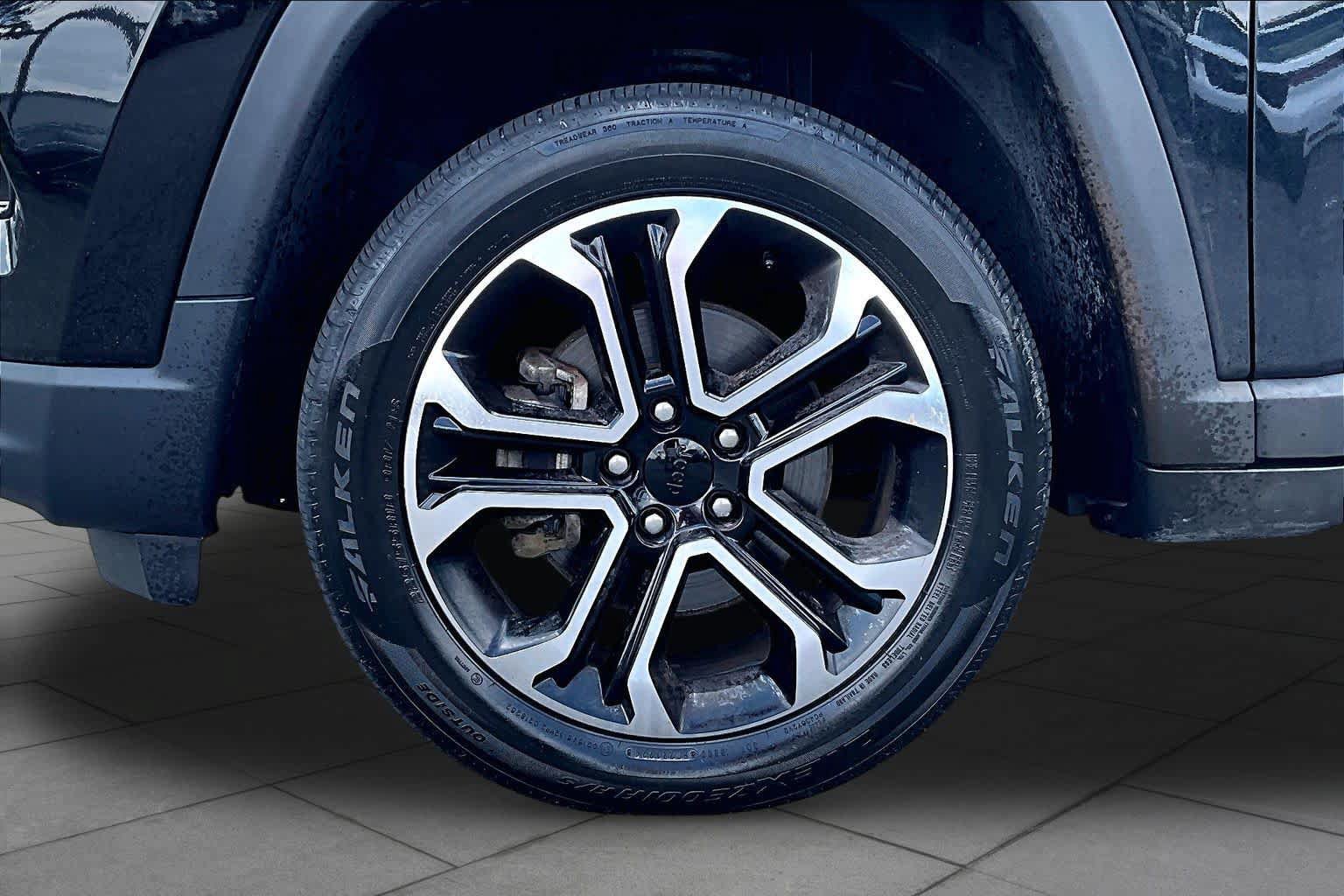 Used 2022 Jeep Compass Limited AWD/4WD image 11