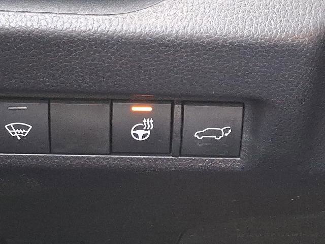 Used 2021 Toyota RAV4 XLE w/ Convenience Package image 25