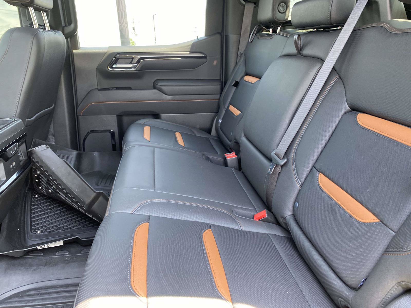 Used 2023 GMC Sierra 1500 AT4 w/ Technology Package AWD/4WD image 11