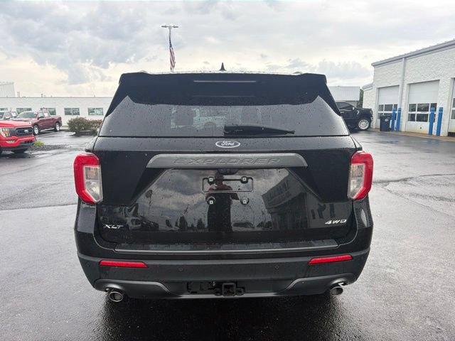 Certified 2023 Ford Explorer XLT w/ Equipment Group 202A AWD/4WD image 3