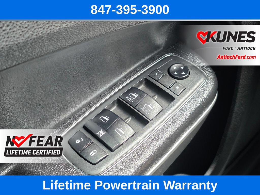 Used 2019 Chrysler 300 S AWD/4WD image 30