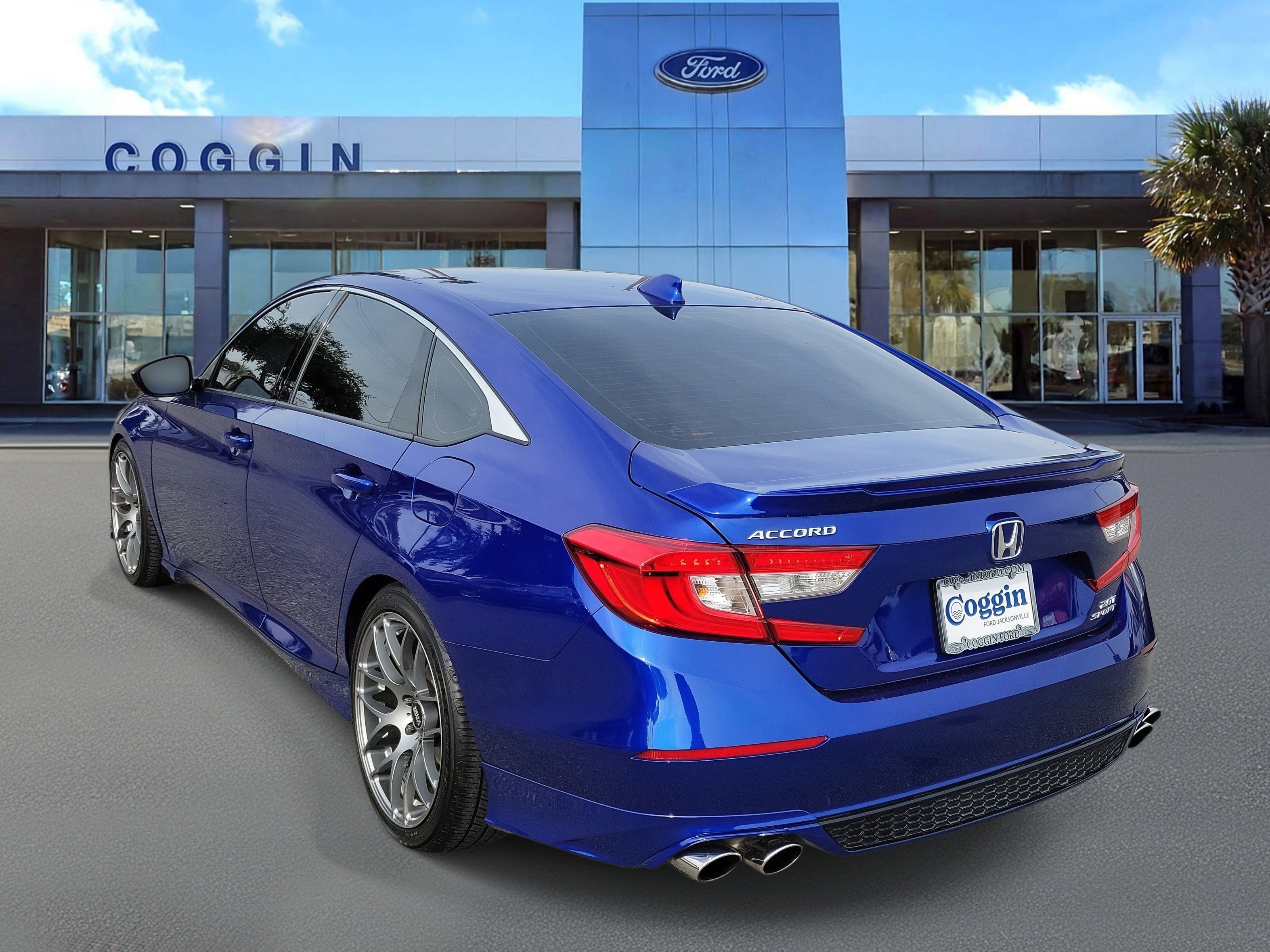 Used 2019 Honda Accord Sport image 2