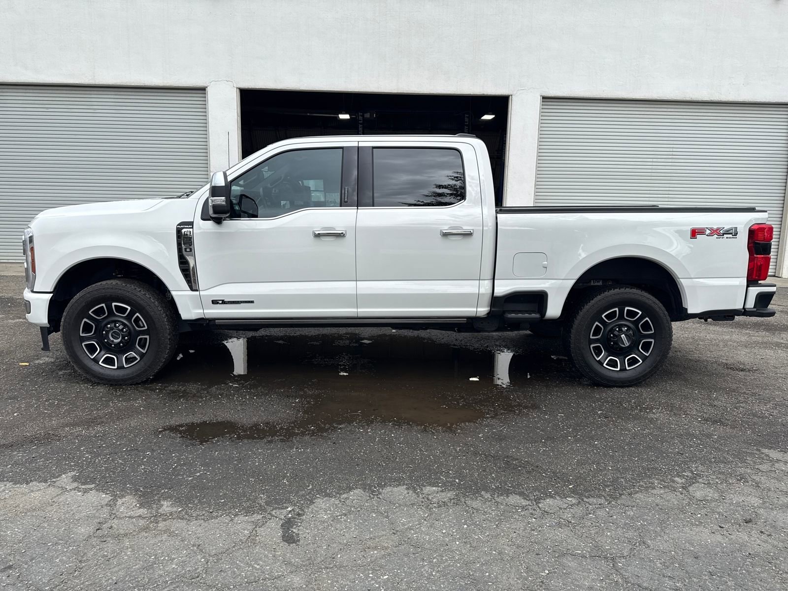 Certified 2024 Ford F350 Platinum w/ FX4 Off-Road Package AWD/4WD video 2