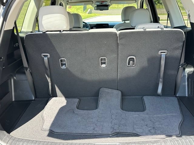 Used 2024 Kia Telluride EX w/ EX Captain's Chair Package AWD/4WD image 12
