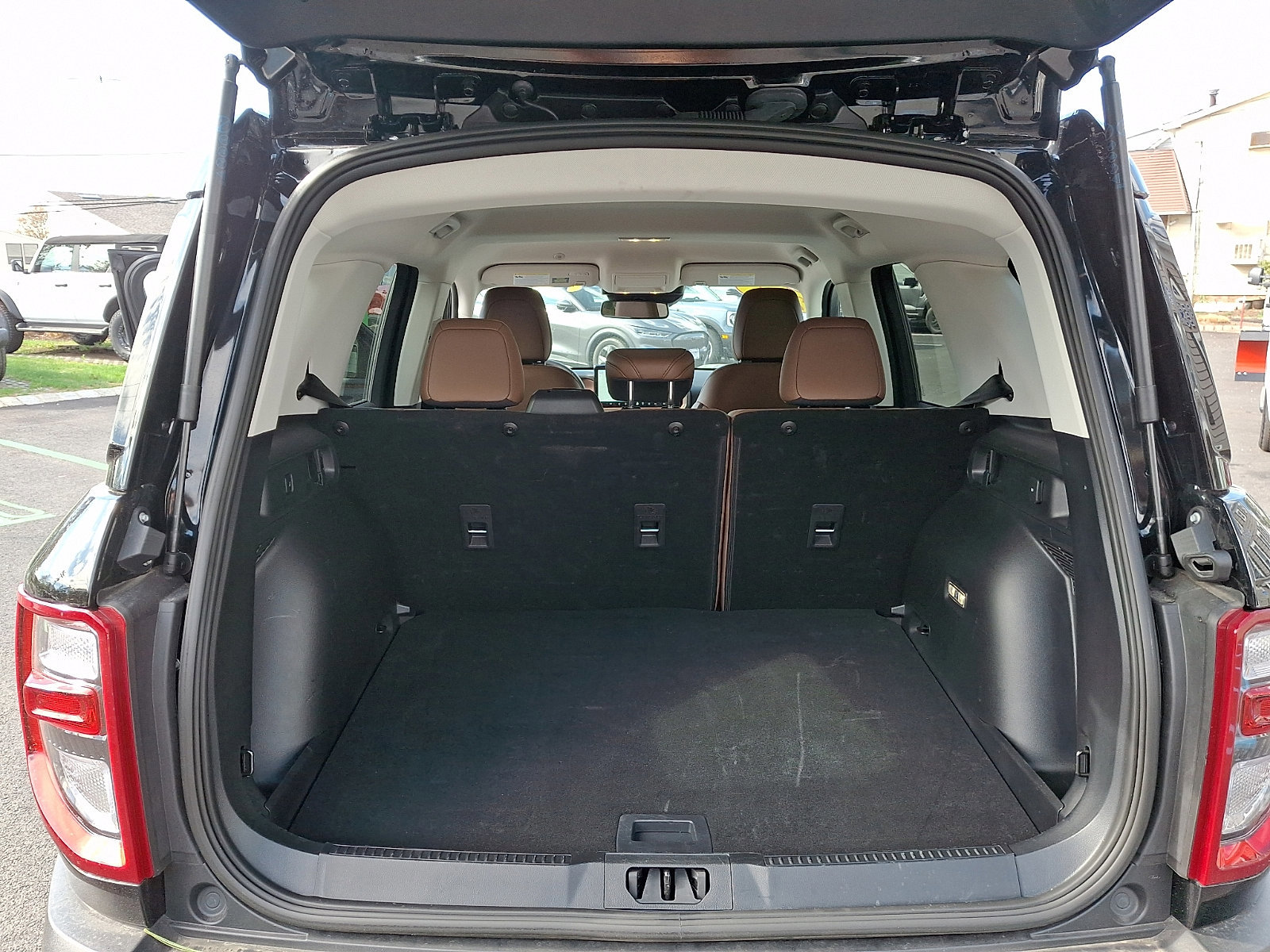 Certified 2025 Ford Bronco Sport Outer Banks w/ Outer Banks Tech Package+ AWD/4WD image 29